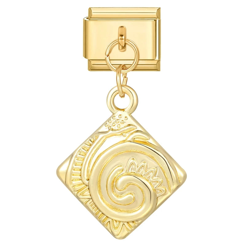 Goldene Love Charms – Eleganz trifft Zärtlichkeit