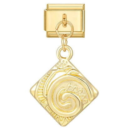 Goldene Love Charms – Eleganz trifft Zärtlichkeit