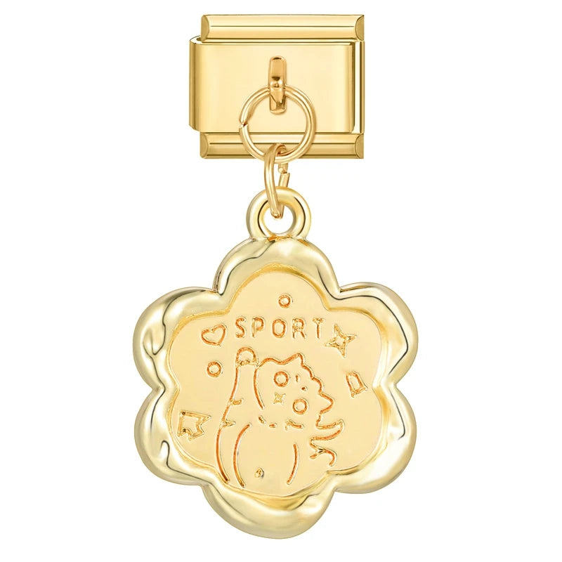 Goldene Love Charms – Eleganz trifft Zärtlichkeit