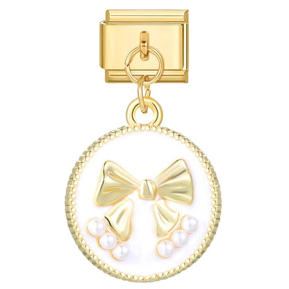 Goldene Love Charms – Eleganz trifft Zärtlichkeit