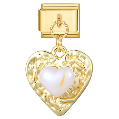 Goldene Love Charms – Eleganz trifft Zärtlichkeit