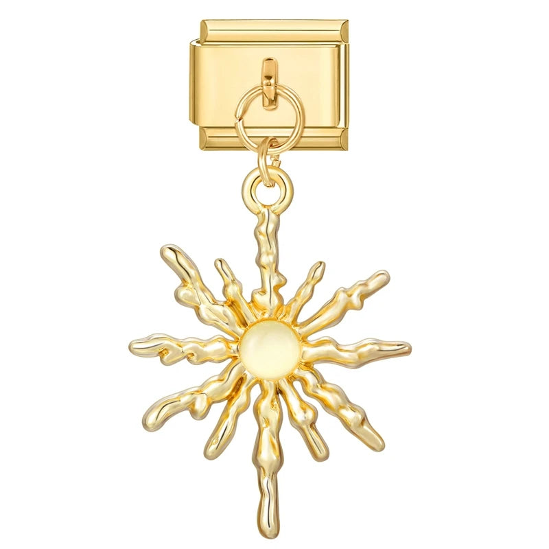 Goldene Love Charms – Eleganz trifft Zärtlichkeit