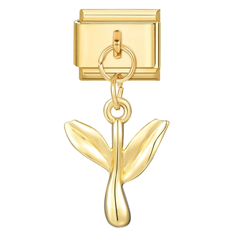 Goldene Love Charms – Eleganz trifft Zärtlichkeit