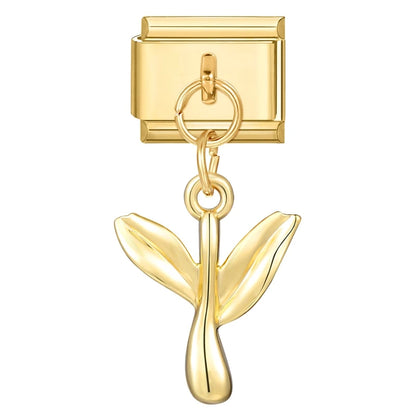 Goldene Love Charms – Eleganz trifft Zärtlichkeit